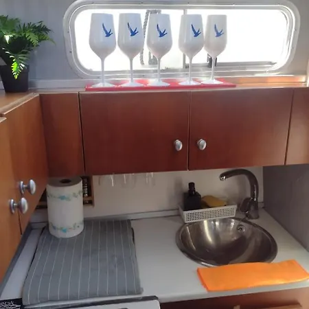 Yach Boat Hotel na wodzie Barcelona